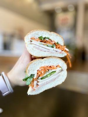 Nom Nom Bánh Mì by null