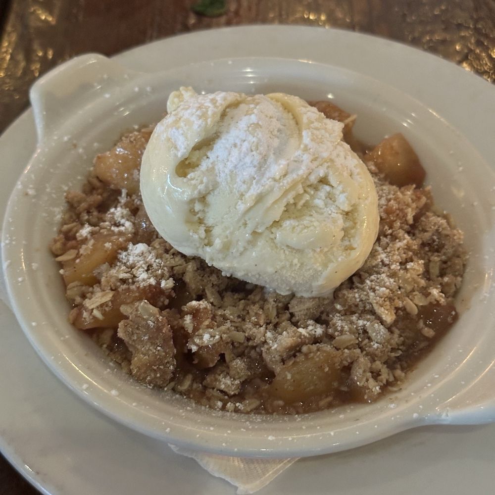 Copperhill - Warm apple crisp - New American Near Me - Williston Park, New York Copperhill - Warm apple crisp - New American Near Me - Williston Park, New York