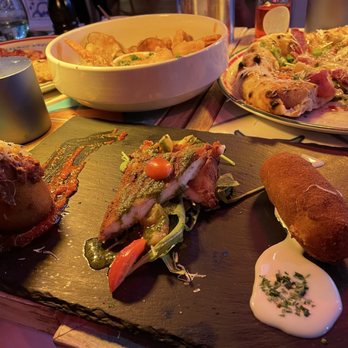 Il Pastaiolo - Fried Calamari & Shrimp, and a sampler appetizer platter - Italian Near Me - Miami Beach, Florida
