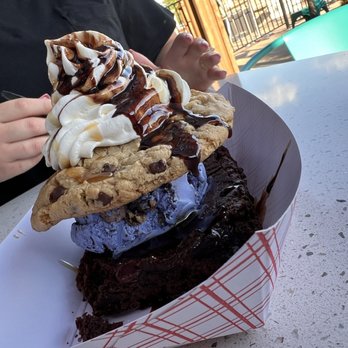 Local Creamery Plano - a chocolate chip cookie and ice cream sundae - Ice Cream & Frozen Yogurt Near Me - Plano, Texas Local Creamery Plano - a chocolate chip cookie and ice cream sundae - Ice Cream & Frozen Yogurt Near Me - Plano, Texas