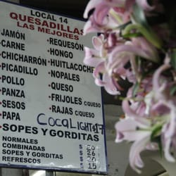Sírvase a pedir su deliciosa quesadilla en el local 14
