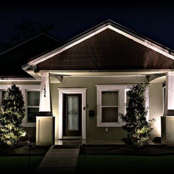Illuminate Florida Lighting Services - Beautiful Landscape and Architectural Lighting on craftsmen style house - Lighting Fixtures & Equipment Near Me Illuminate Florida Lighting Services - Beautiful Landscape and Architectural Lighting on craftsmen style house - Lighting Fixtures & Equipment Near Me