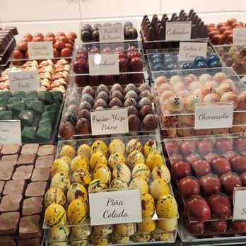 Pralinette - Chocolatiers & Shops Near Me - Bruges, VWV