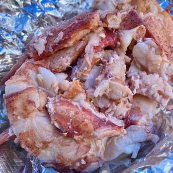 Red's Eats - Best lobster roll I've ever had in my life - Seafood Near Me - Wiscasset, Maine Red's Eats - Best lobster roll I've ever had in my life - Seafood Near Me - Wiscasset, Maine