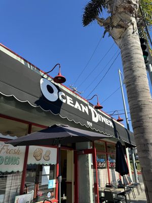 Ocean Diner by null