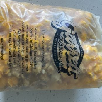 Garrett Popcorn Shops - Meduim garrett mix - Popcorn Shops Near Me - Chicago, Illinois