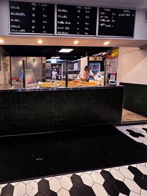 Pop’s Pizza of East Village by null