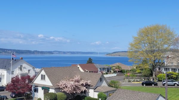 Topside Bar & Grill by null