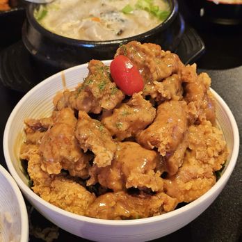 Kong Pocha - Fried chicken with curry sauce - Korean Near Me - Columbia, Maryland Kong Pocha - Fried chicken with curry sauce - Korean Near Me - Columbia, Maryland