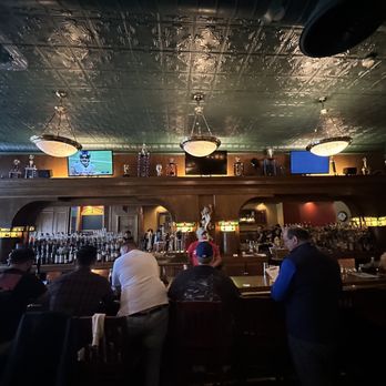Piper's Pub - Dining run bar - British Near Me - Pittsburgh, Pennsylvania