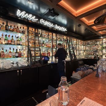 Von's 1000Spirits - Burgers Near Me - Woodinville, Washington
