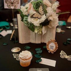 The Veil Wedding Loft - Tables