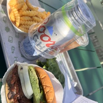 Shake Shack Del Mar - Fast Food Near Me - San Diego, California Shake Shack Del Mar - Fast Food Near Me - San Diego, California