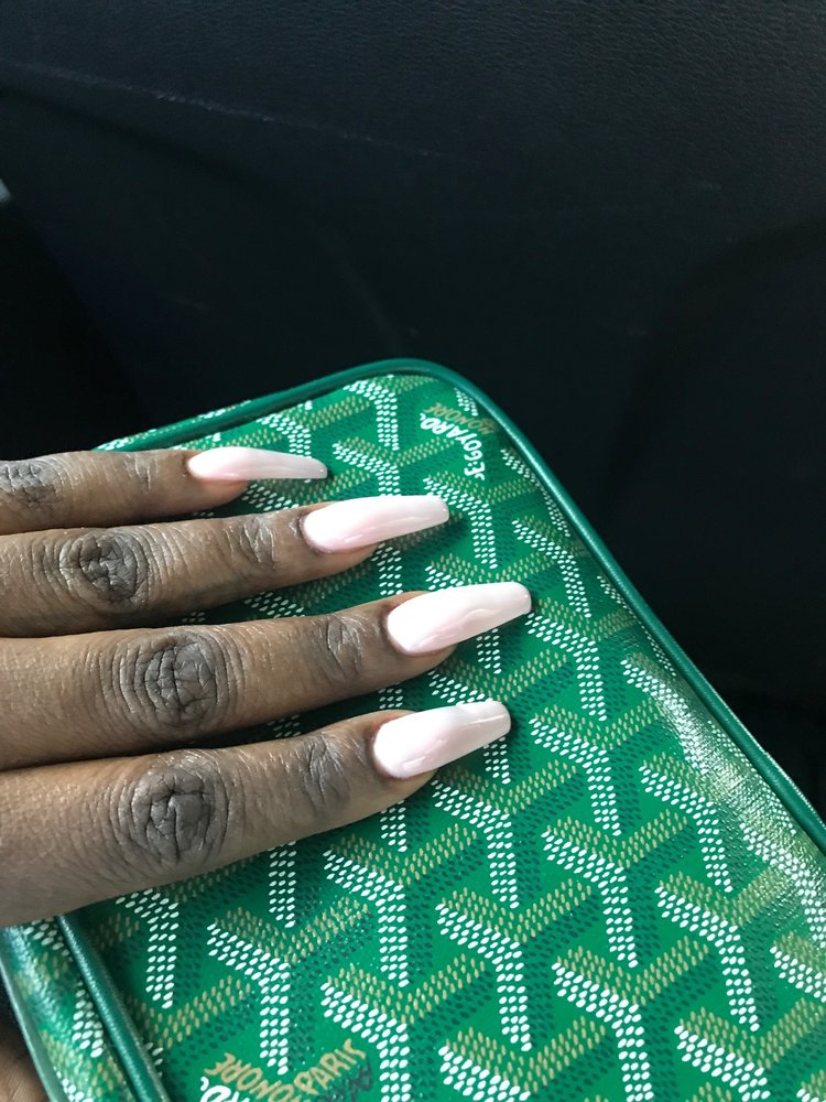 City Nails Logo