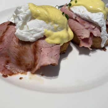 Sadelle's - Eggs Benedict - Breakfast & Brunch Near Me - Las Vegas, Nevada