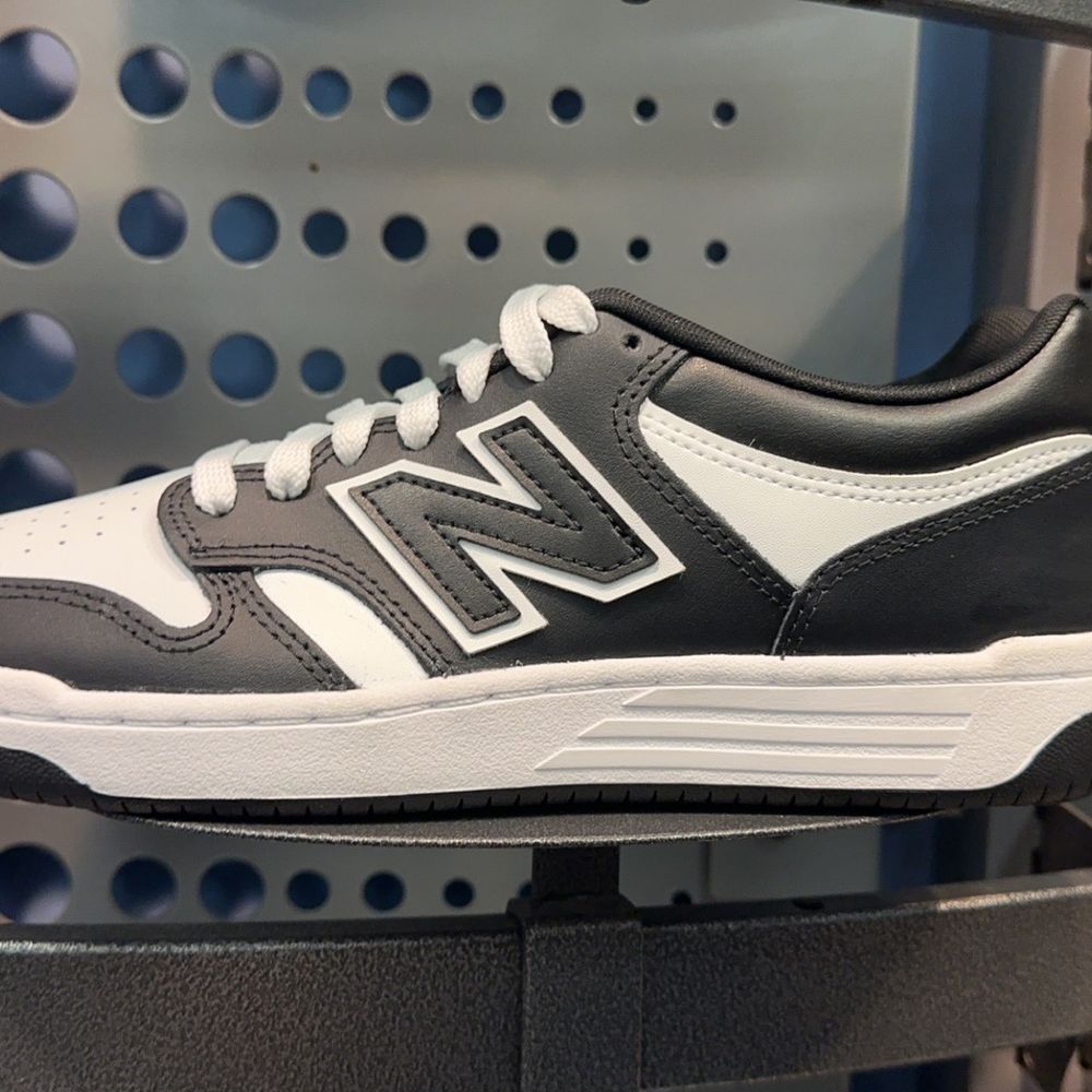 queens center mall nike store