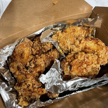 Crunchicken - Spicy Soy Garlic (right), Honey Garlic (left) - Korean Near Me - Cypress, California