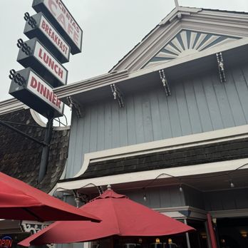 Encinitas Cafe - Outside - Breakfast & Brunch Near Me - Encinitas, California