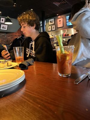 Marlow's Tavern by null