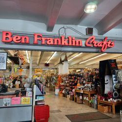 HouseMart Ben Franklin Crafts - Pearl City - 10/10/25 Dooerless entrance,  cashier to the left