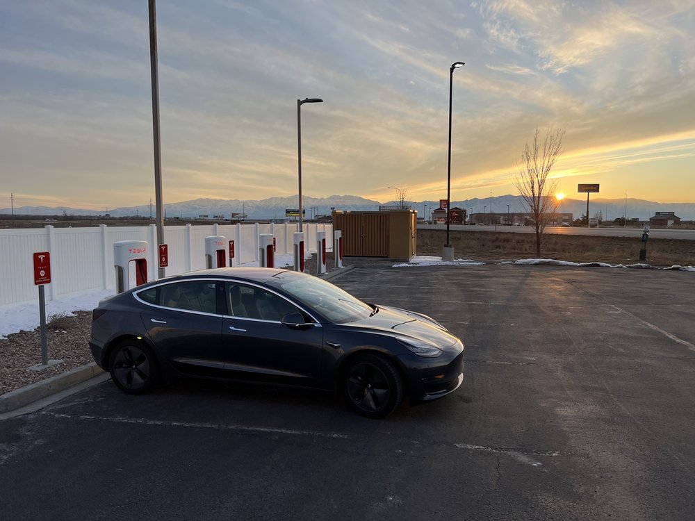 TESLA SUPERCHARGER Updated April 2024 1568 East Saddleback Blvd