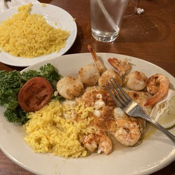 Lenny's Clam Bar - Captain's Platter, broiled - Seafood Near Me - Howard Beach, New York