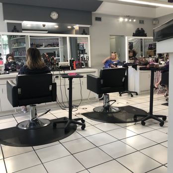 Luxe - The Colour Lounge - Hair Salons Near Me - Miami, Florida Luxe - The Colour Lounge - Hair Salons Near Me - Miami, Florida