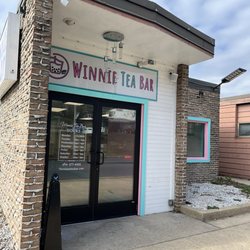 Winnie’s Tea Bar - Front view of the building
