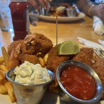 Captain Craig's Restaurant - Yellow tail snapper, 3 jumbo shrimp , fries with tartar sauce and cocktail sauce, - Seafood Near Me - Tavernier, Florida Captain Craig's Restaurant - Yellow tail snapper, 3 jumbo shrimp , fries with tartar sauce and cocktail sauce, - Seafood Near Me - Tavernier, Florida