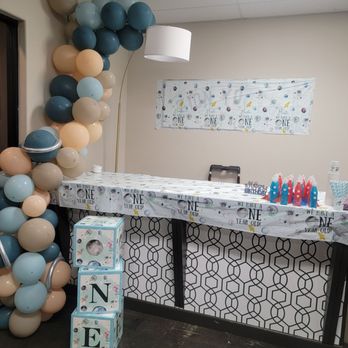 Cake Playhouse - Balloons on cake matched to this baloon arch - Custom Cakes Near Me - Artesia, California Cake Playhouse - Balloons on cake matched to this baloon arch - Custom Cakes Near Me - Artesia, California