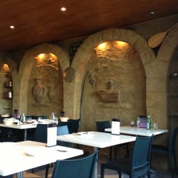 Al Aseel Restaurant - Al fresco dining decor out back