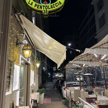 La Pentolaccia - Outside dining - Roman Near Me - Rome, RM La Pentolaccia - Outside dining - Roman Near Me - Rome, RM