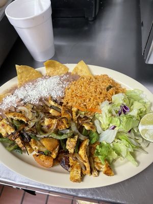 Photo of Taqueria La Fiesta - Santa Ana, CA, US. Ricas fajitas de pollo