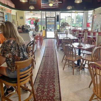 Whistle Stop - Very nice and clean with excellent service - American Near Me - Plant City, Florida Whistle Stop - Very nice and clean with excellent service - American Near Me - Plant City, Florida