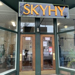 SkyHy Nutrition Lounge - The main entrance