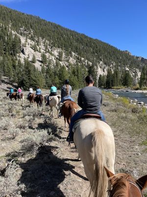 320 Guest Ranch by null