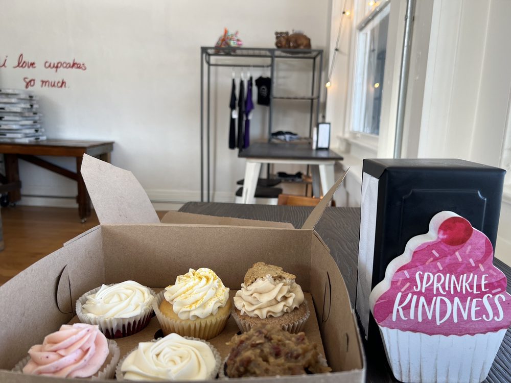 COOKIES, CUPCAKES AND MORE 114 Photos & 35 Reviews Bakeries 202