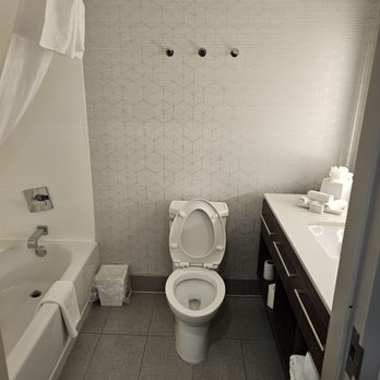 Home2 Suites by Hilton Savannah Midtown - Bathroom - Hotels Near Me - Savannah, Georgia