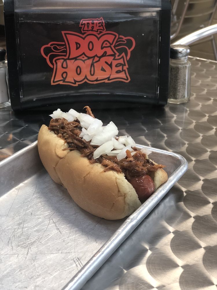 The Dog House Logo