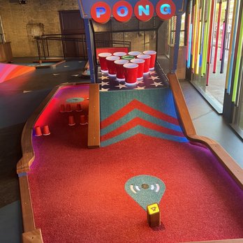 Puttshack - Pittsburgh - Mini Golf Near Me - Pittsburgh, Pennsylvania