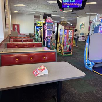 Chuck E. Cheese - Pizza Near Me - Pasadena, California