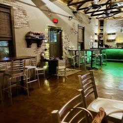 Brody's - Interior