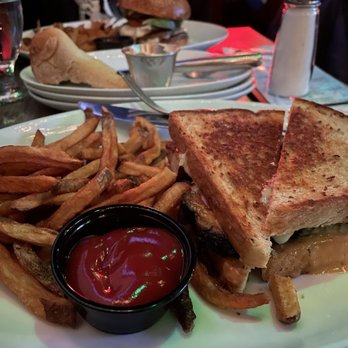 Black Barrel Tavern - PORK BELLY RUBEN - Breakfast & Brunch Near Me - Chicago, Illinois Black Barrel Tavern - PORK BELLY RUBEN - Breakfast & Brunch Near Me - Chicago, Illinois