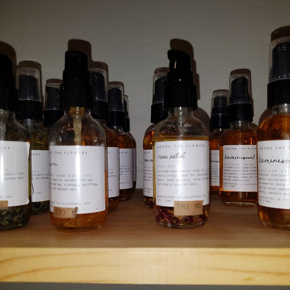 Midnight Kin - Delicious Essential Oils - Home Decor Near Me - Placerville, California Midnight Kin - Delicious Essential Oils - Home Decor Near Me - Placerville, California