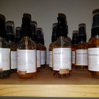 Midnight Kin - Delicious Essential Oils - Home Decor Near Me - Placerville, California