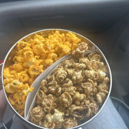 Cheesy Cheese Popcorn and caramel popcorn