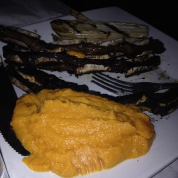 Lo de Lea - Very overcooked short ribs and delicious sweet potato - Argentine Near Me - North Miami, Florida