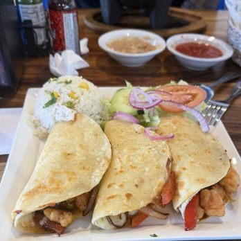 La Cevicheria - Tacos de Camarón gobernador - Seafood Near Me - Las Vegas, Nevada La Cevicheria - Tacos de Camarón gobernador - Seafood Near Me - Las Vegas, Nevada