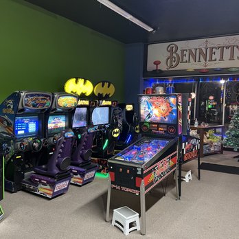 Bennetts pub and play - Come and race your friends - Arcades Near Me - Lowell, Indiana