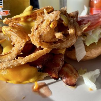 Carl's Tavern - Double B Que Burger - Bars Near Me - Pittsburgh, Pennsylvania
